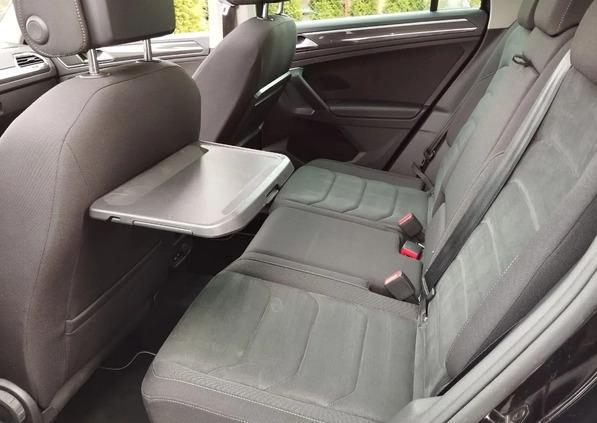 Volkswagen Tiguan cena 123899 przebieg: 138181, rok produkcji 2019 z Barcin małe 277